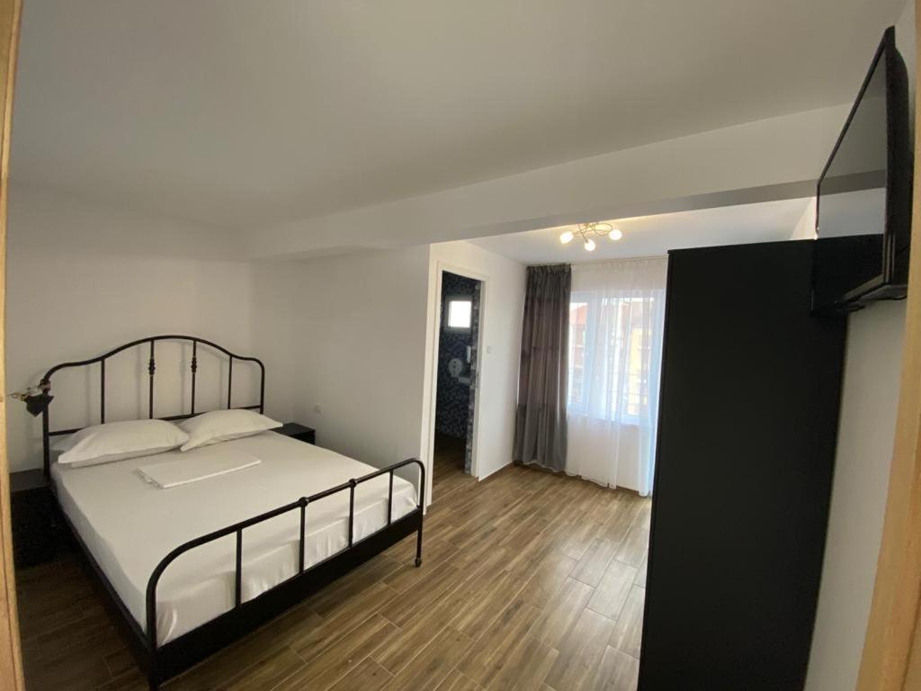 Casa Ciobi Hotel 2 Mai Ngoại thất bức ảnh