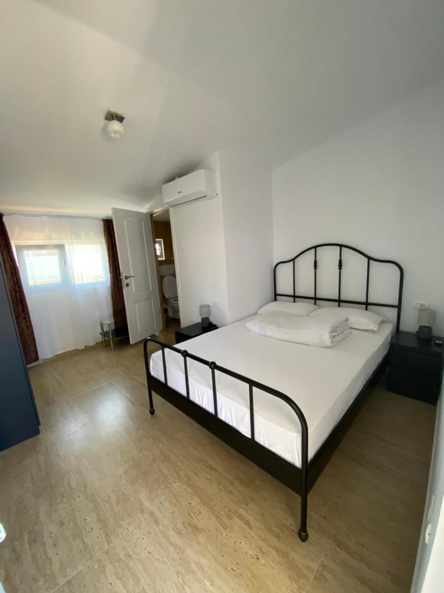 Casa Ciobi Hotel 2 Mai Ngoại thất bức ảnh